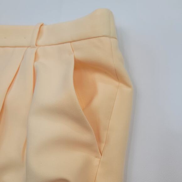 Abercrombie & Fitch Curve Love Tailored Shorts Size 18 Yellow 5" Inseam - Picture 3 of 10
